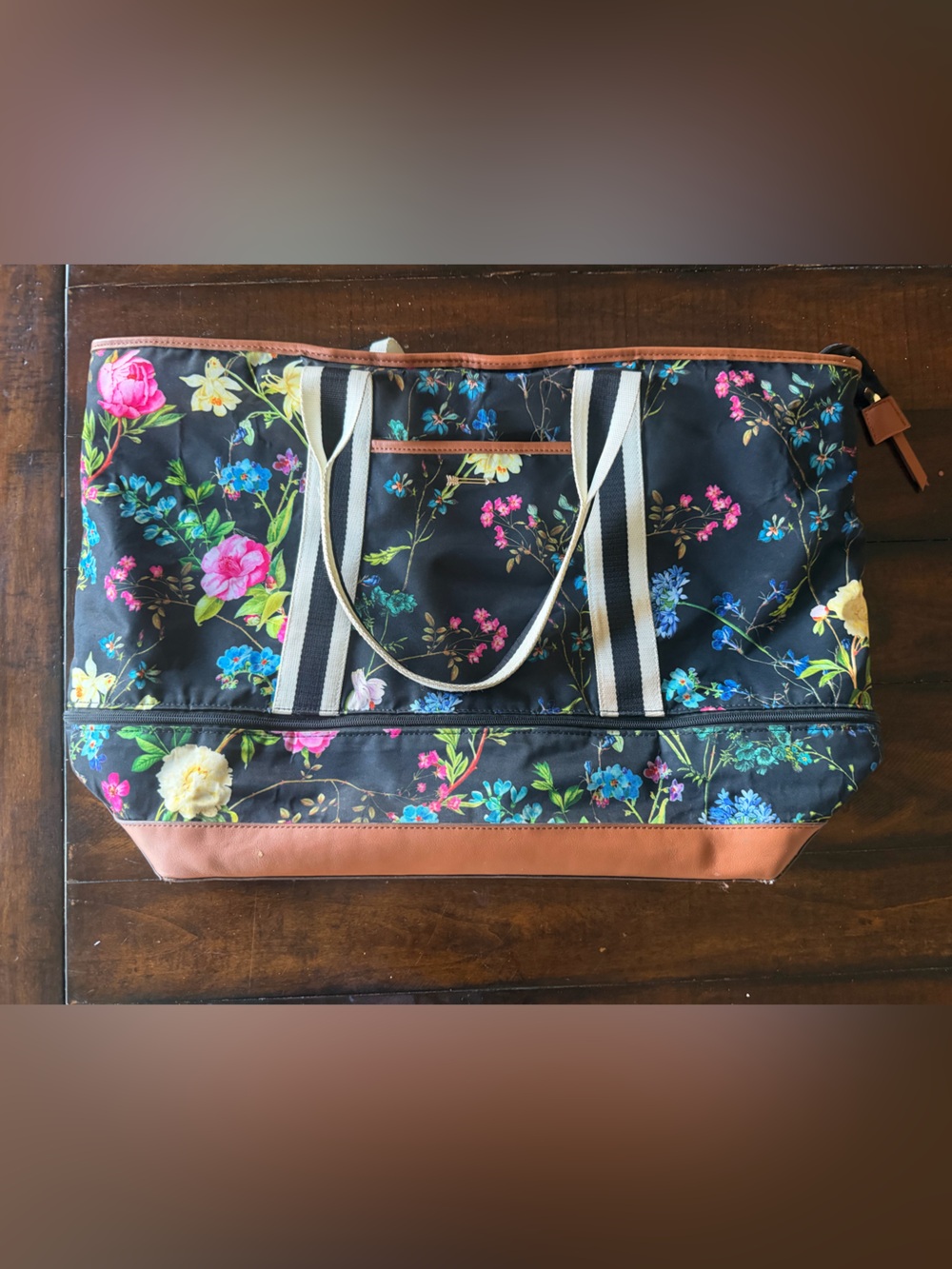Stella & Dot Getaway Expandable Tote Bag - Black Floral